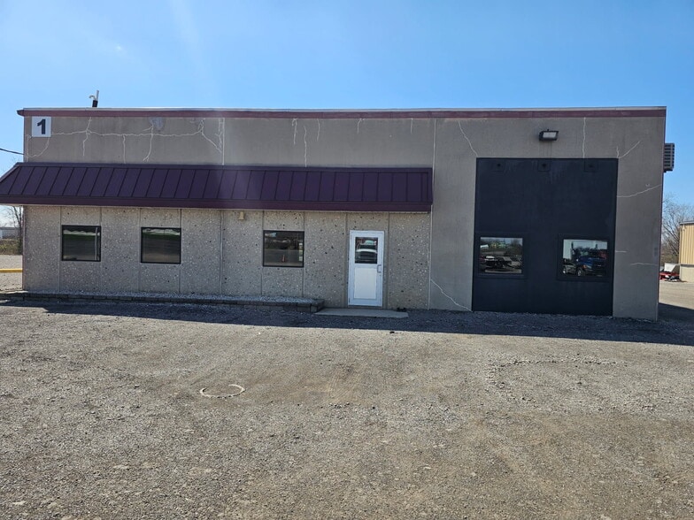 More Photos Of 1359 E Hanthorn Rd, Lima Light Distribution For Lease