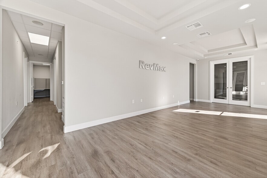 More Photos Of 25145 Star Ln, Katy Office For Sale