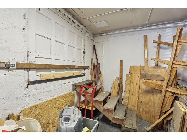 More Photos Of 3318 E Lake St, Minneapolis Freestanding For Sale