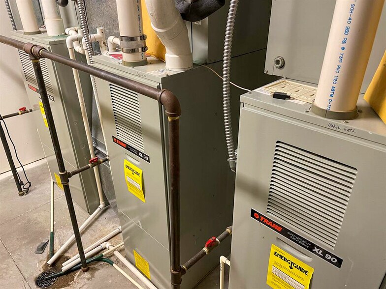 More Photos Of 790 Colleen St, Helena Office For Sale