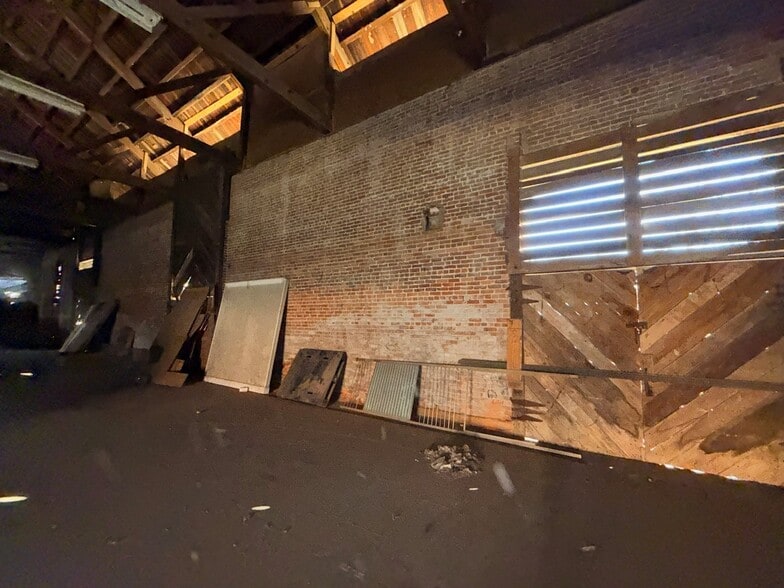 More Photos Of 300 S Randolph Ave, Eufaula Industrial For Sale