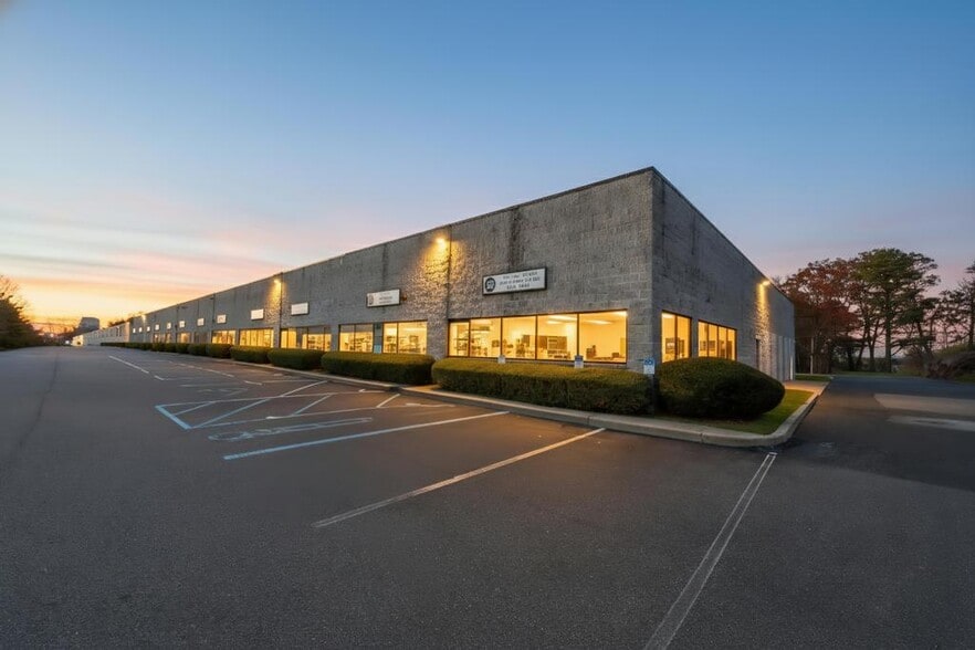 More Photos Of 2231 Fifth Ave, Ronkonkoma Warehouse For Sale