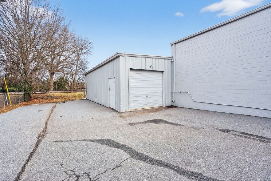 More Photos Of 1321 Union St, Spartanburg Freestanding For Lease
