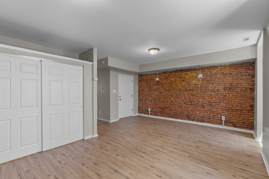 More Photos Of 1709 S 8th St, Saint Louis Apartments For Sale