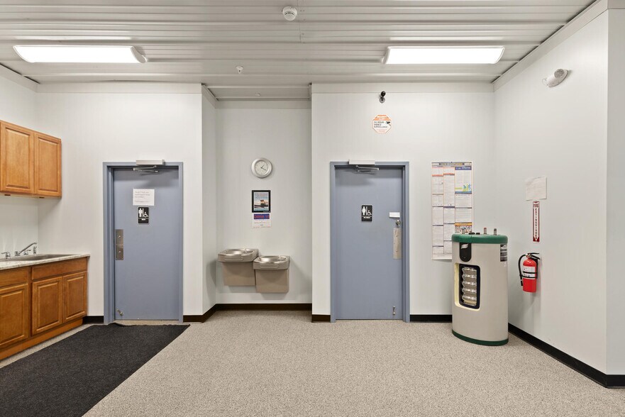 More Photos Of 109 Towle Farm Rd, Hampton Industrial For Sale