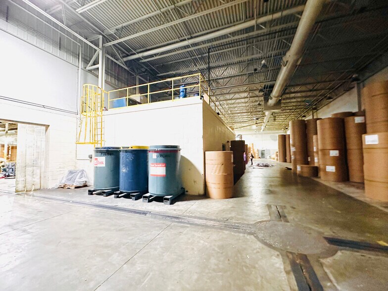 More Photos Of 311 W Central, Valdosta Manufacturing For Sale