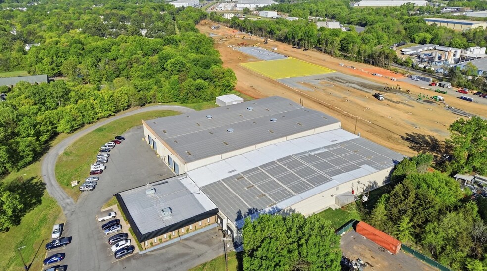 More Photos Of 10700 John Price Rd, Charlotte Warehouse For Lease
