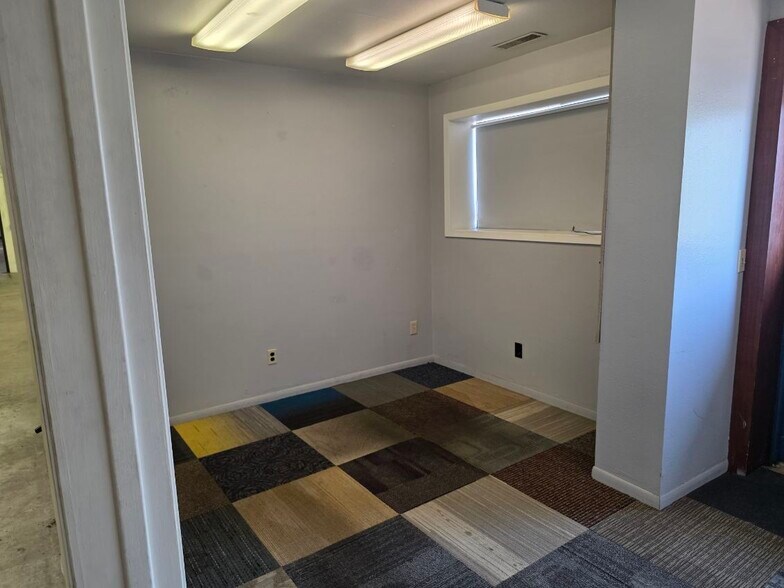 More Photos Of 1115 Commercial Ave, Reedsburg Service For Lease