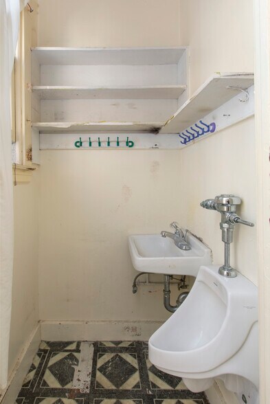 More Photos Of 1627-1631 Clay St, San Francisco Apartments For Sale