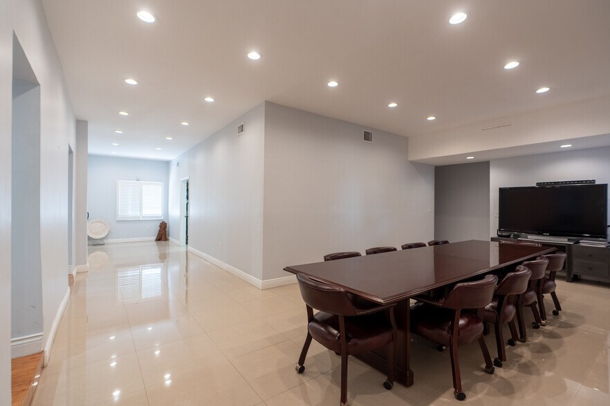 More Photos Of , Coral Gables Office For Sale