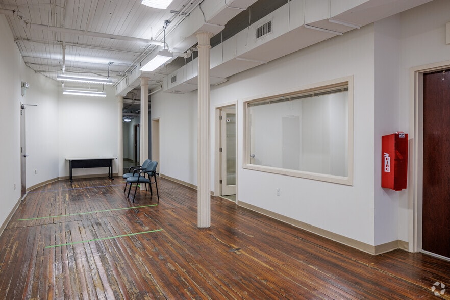 More Photos Of 307 W Baltimore St, Baltimore Loft Creative Space For Lease