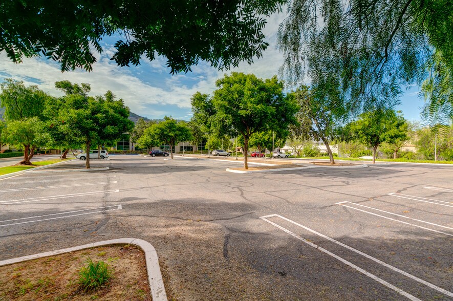 417 Bryant Cir, Ojai, CA 93023 Lofts/Showrooms For Lease