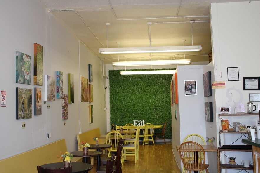 More Photos Of 927 Main St, Evanston General Retail For Lease