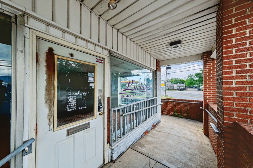 More Photos Of 889 Ashland Rd, Mansfield Freestanding For Sale