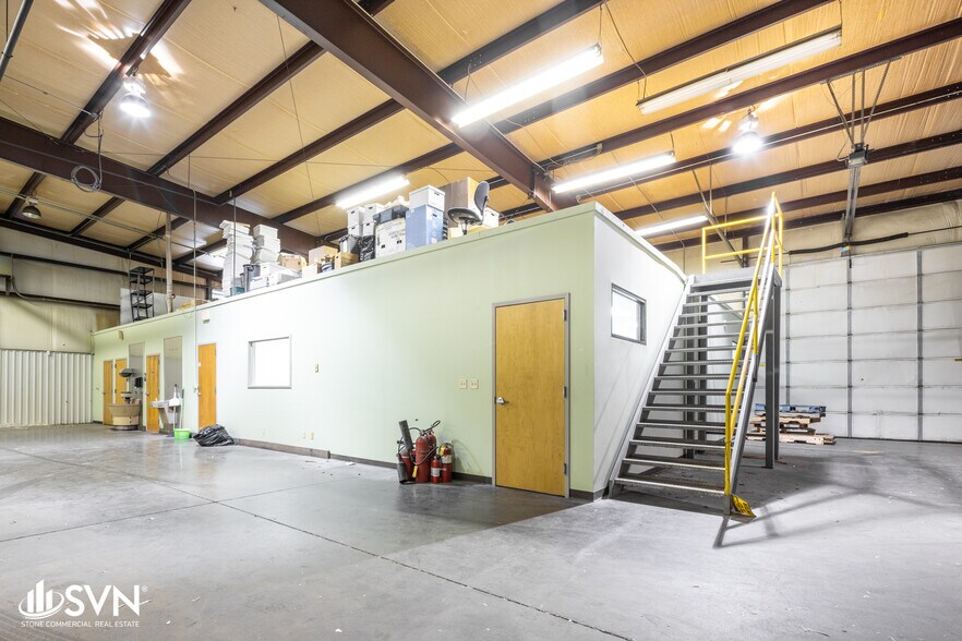 More Photos Of 111 Capital Ct, Nicholasville Industrial For Sale