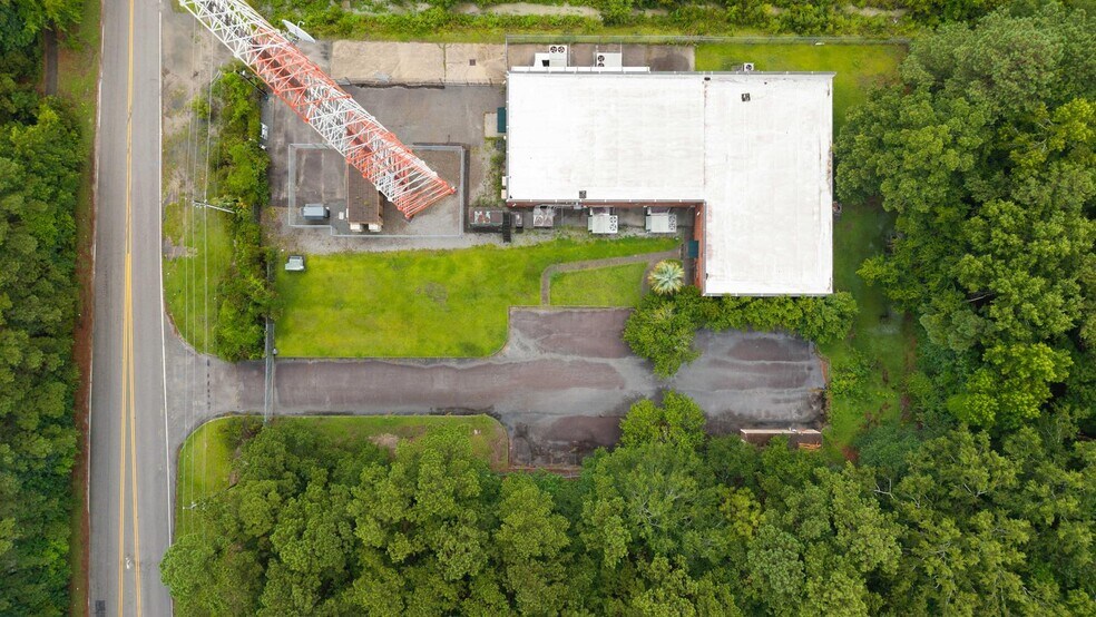 More Photos Of 4920 Appian Way, North Charleston Light Manufacturing For Lease