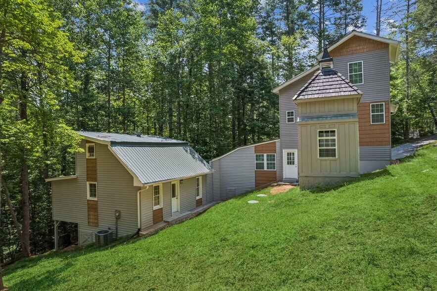 More Photos Of 375 Deerfield Dr, Dahlonega Multifamily For Sale