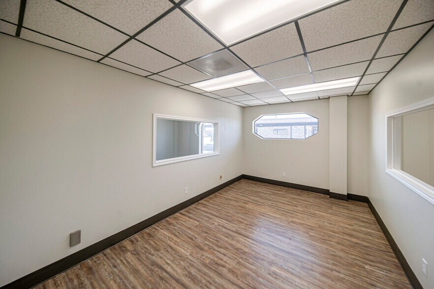 More Photos Of 1410 Rankin Hwy, Midland Office For Sale