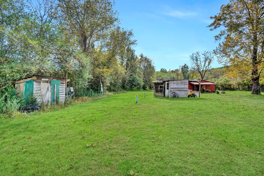 More Photos Of 4033 Geer Hwy, Cleveland General Retail For Sale