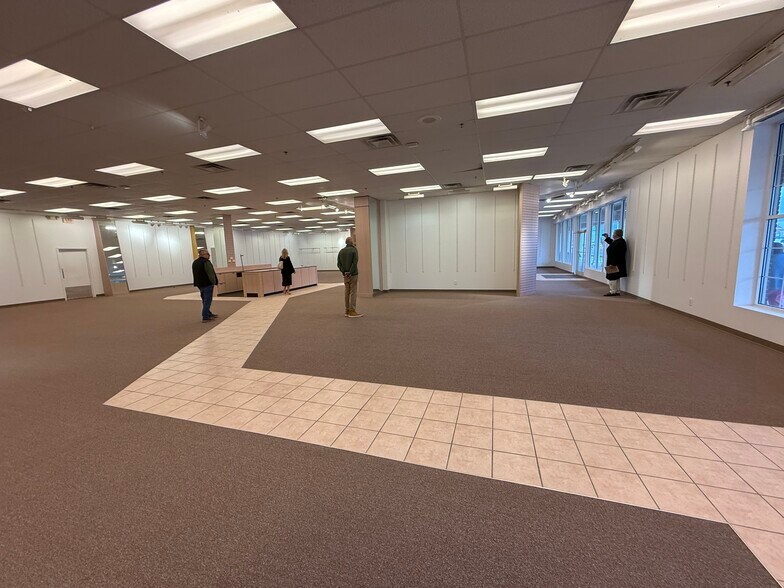 More Photos Of 245 B Skidmore Ln, Sutton Unknown For Lease