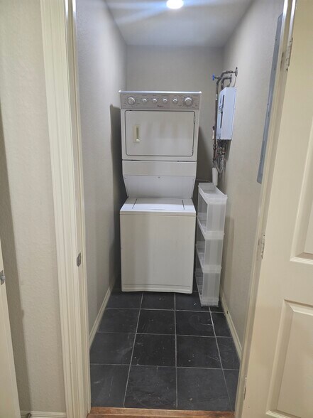 More Photos Of 2030 Portsmouth St, Houston Apartments For Sale