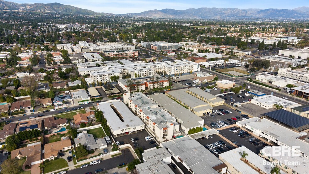 More Photos Of 18550 Vincennes St, Northridge Apartments For Sale