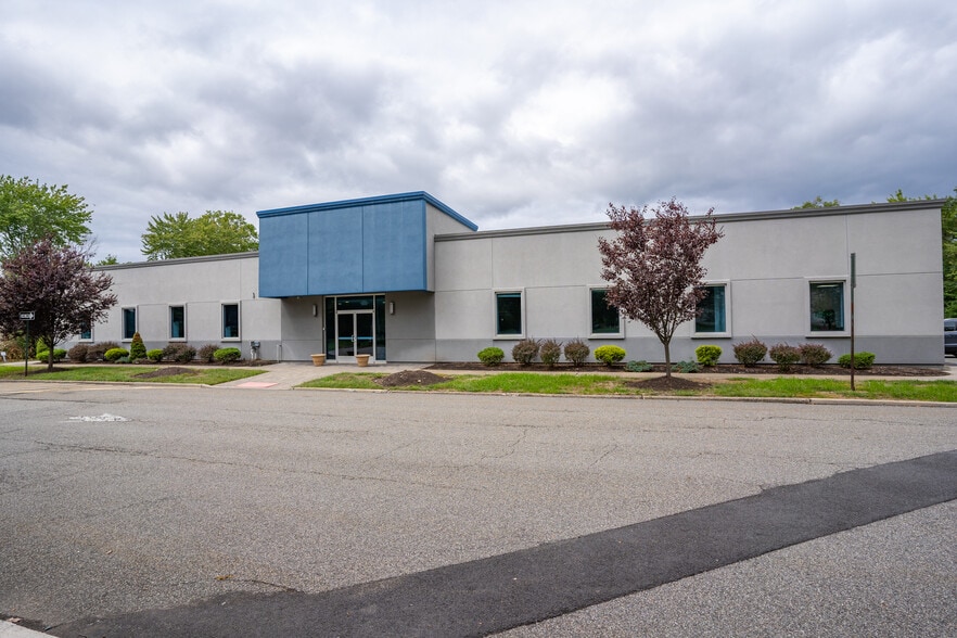 More Photos Of 58-60 S Jefferson Rd, Whippany Warehouse For Lease