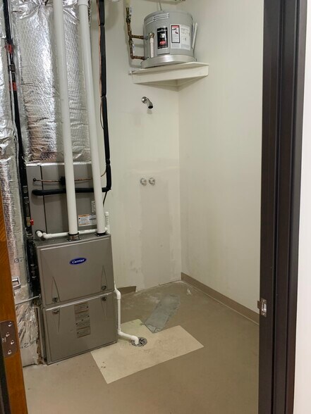 More Photos Of 390 American Way, Weirton Office For Lease