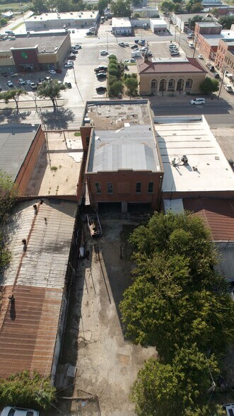 More Photos Of 125 S Waco St, Hillsboro Office For Sale