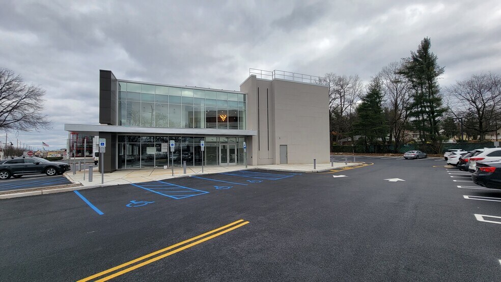 More Photos Of 142 Route 17, Paramus Medical For Lease