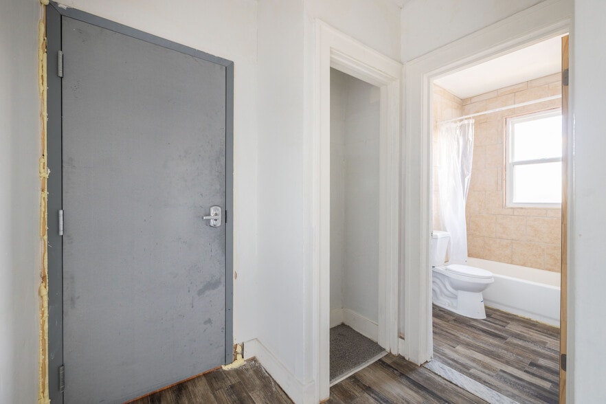 More Photos Of 8525 Maxwell St, Detroit Apartments For Sale