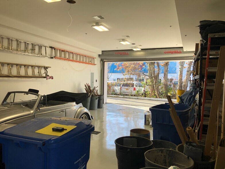 More Photos Of 586 Pleasant St, Watertown Flex For Lease