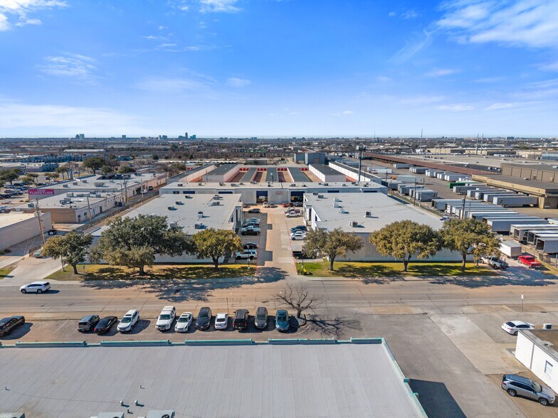 More Photos Of 10031 Monroe Dr, Dallas Flex For Lease