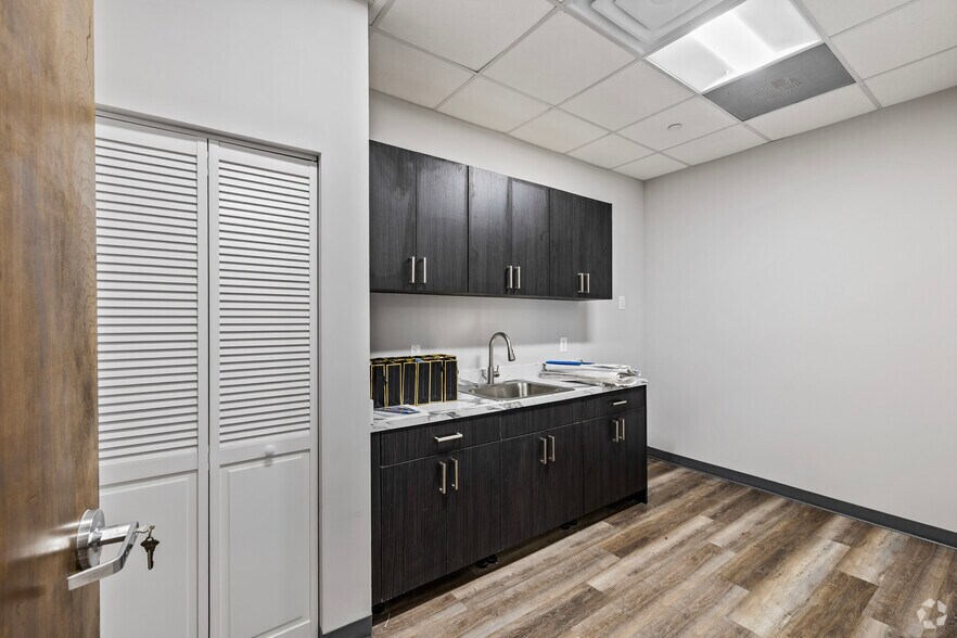 More Photos Of 7100 NW 36th Ave, Miami Warehouse For Lease