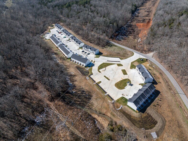 More Photos Of 100 Henry Dr, Burns Apartments For Sale