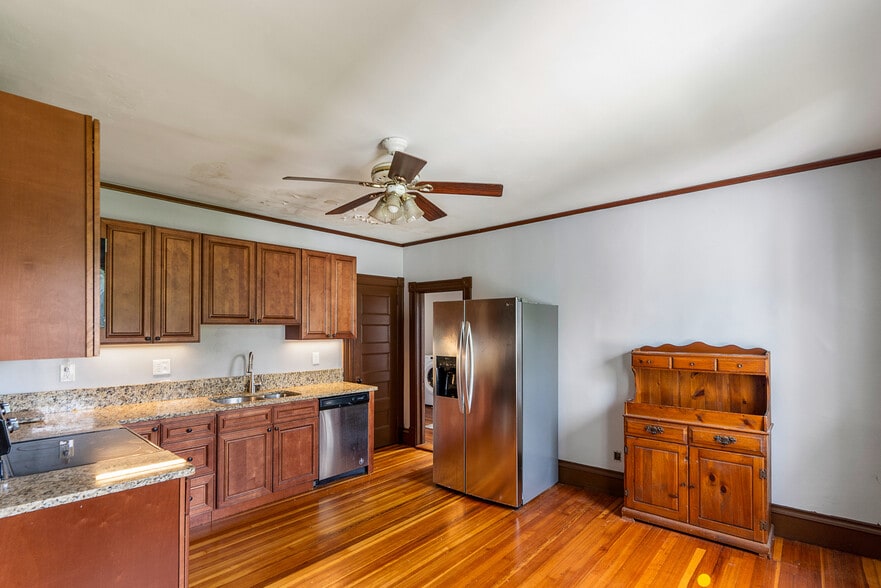 More Photos Of 2665 Boston Tpke, Coventry Funeral Home For Sale