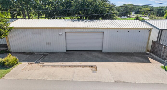More Photos Of 1240-1242 Katy Rd, Fort Worth Flex For Lease