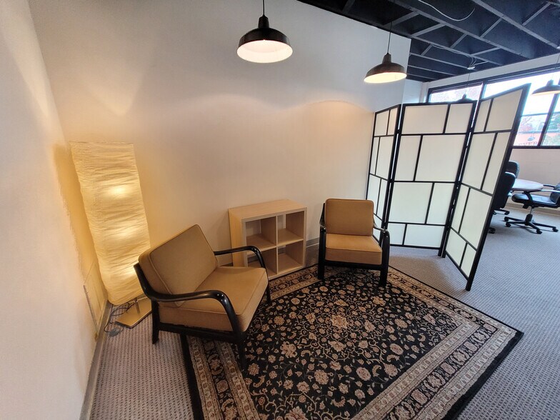 More Photos Of 7721 SE 13th Ave, Portland Storefront Retail Office For Lease