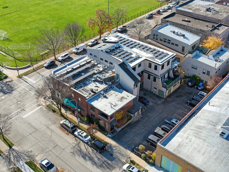 More Photos Of 1601-1607 Simpson St, Evanston Office For Sale