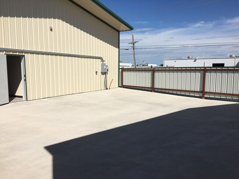 More Photos Of 4612 Maverick St, Amarillo Warehouse For Sale