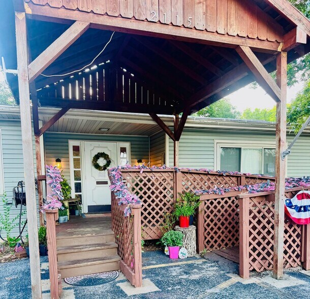 More Photos Of 2115 S Brentwood, Springfield Daycare Center For Sale