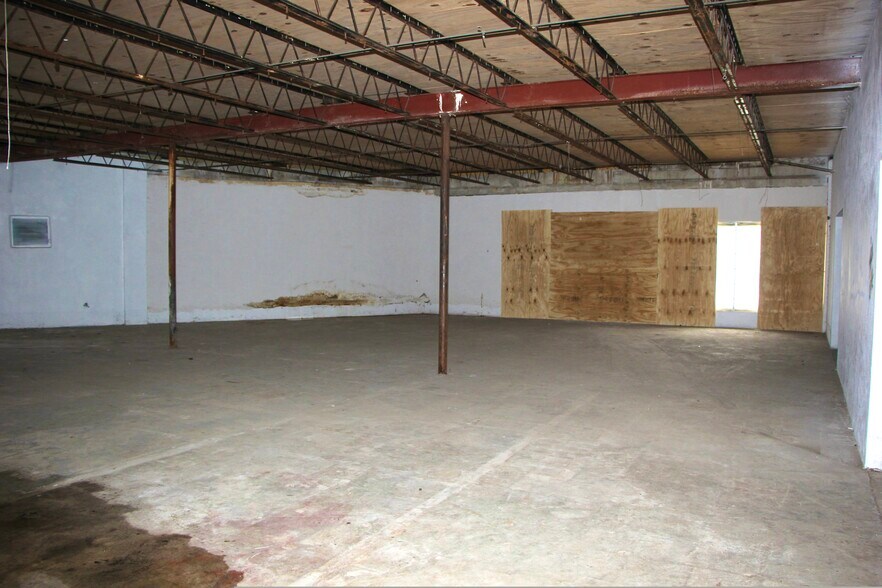 More Photos Of , North Fort Myers General Retail For Sale