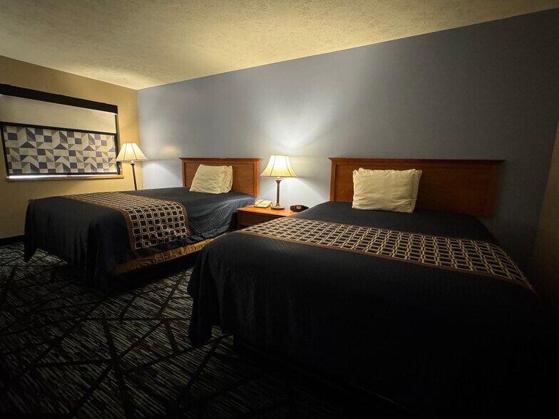More Photos Of 1701 31st St, Central City Hotel For Sale