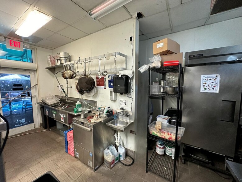 More Photos Of 7337 Harding Ave, Miami Hotel For Lease