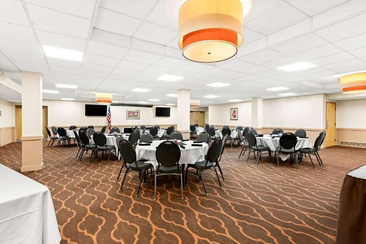 More Photos Of 3120 S Limit Ave, Sedalia Hotel For Sale
