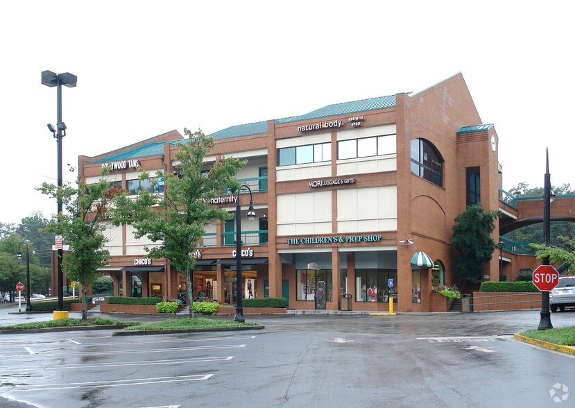 More Photos Of 2385 Peachtree Rd, Atlanta Freestanding For Lease