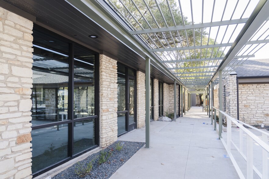 More Photos Of 4701 West Gate Blvd, Austin Office For Sale