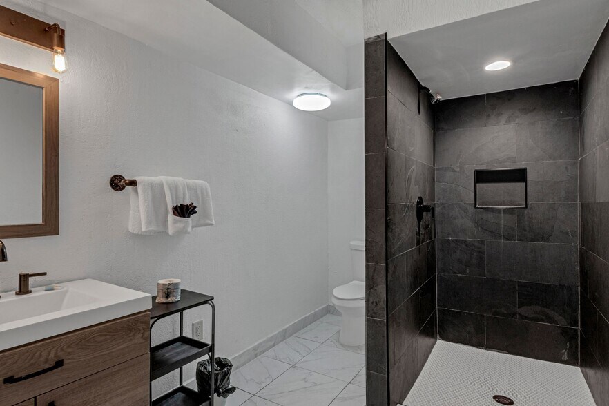 More Photos Of 2502 N Ocean Blvd, Myrtle Beach Hotel For Sale