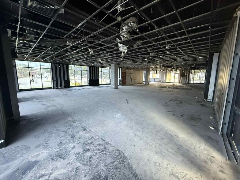 More Photos Of 215 W College Ave, Tallahassee Office For Sale