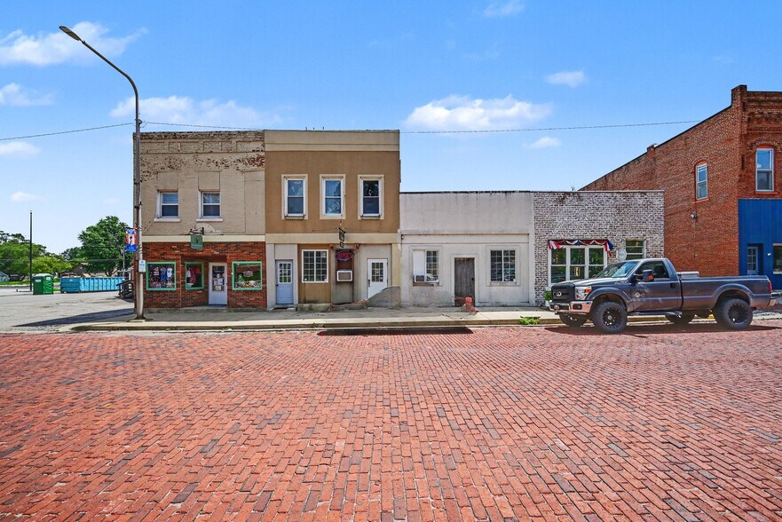 More Photos Of 126 McConnell St, Oxford Storefront Retail Residential For Sale